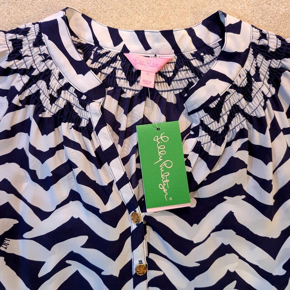 Lilly Pulitzer Elsa Top Silk Blouse Navy White I Got Lucky Chevron Print S NWT